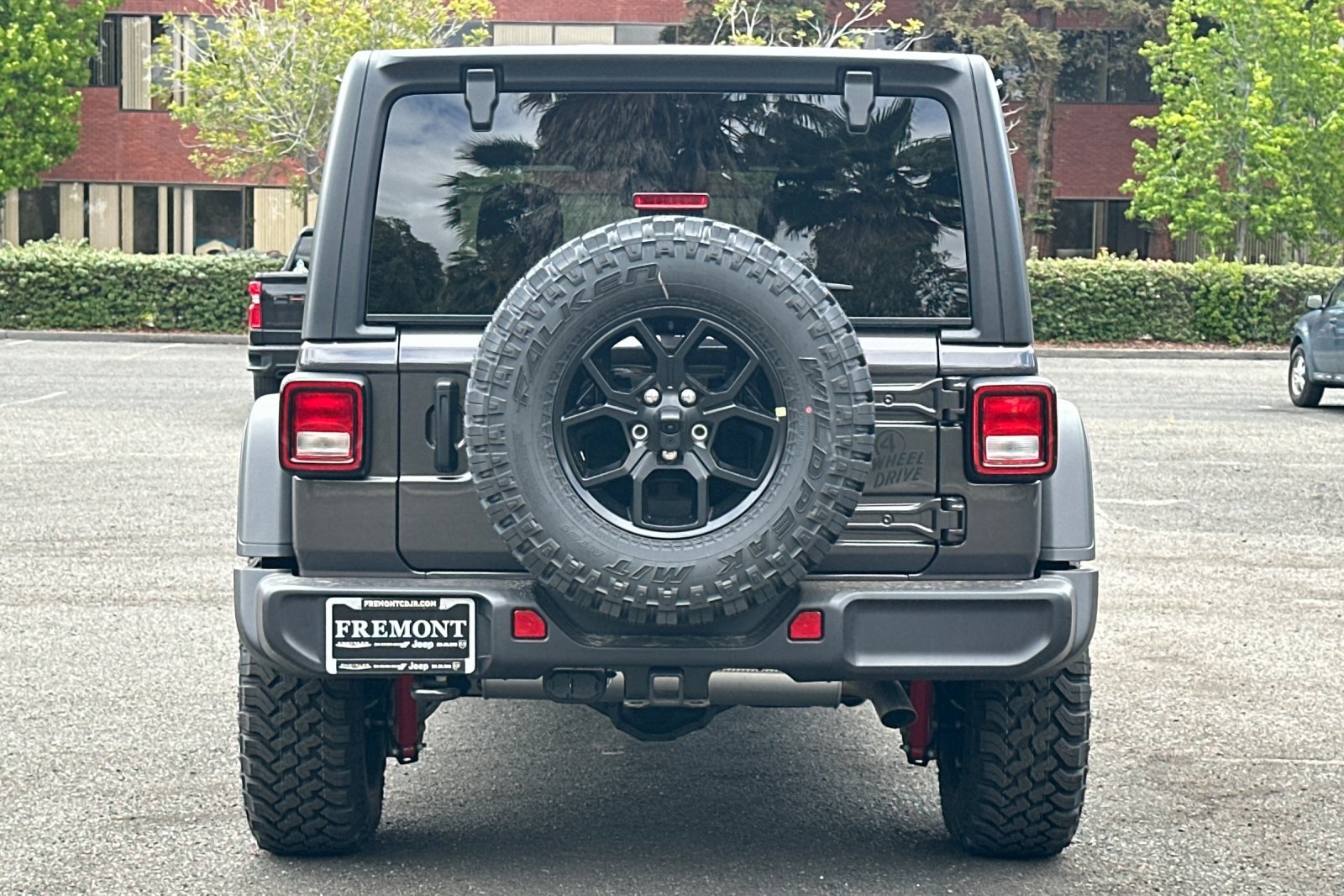 2025 Jeep Wrangler Willys photo 4