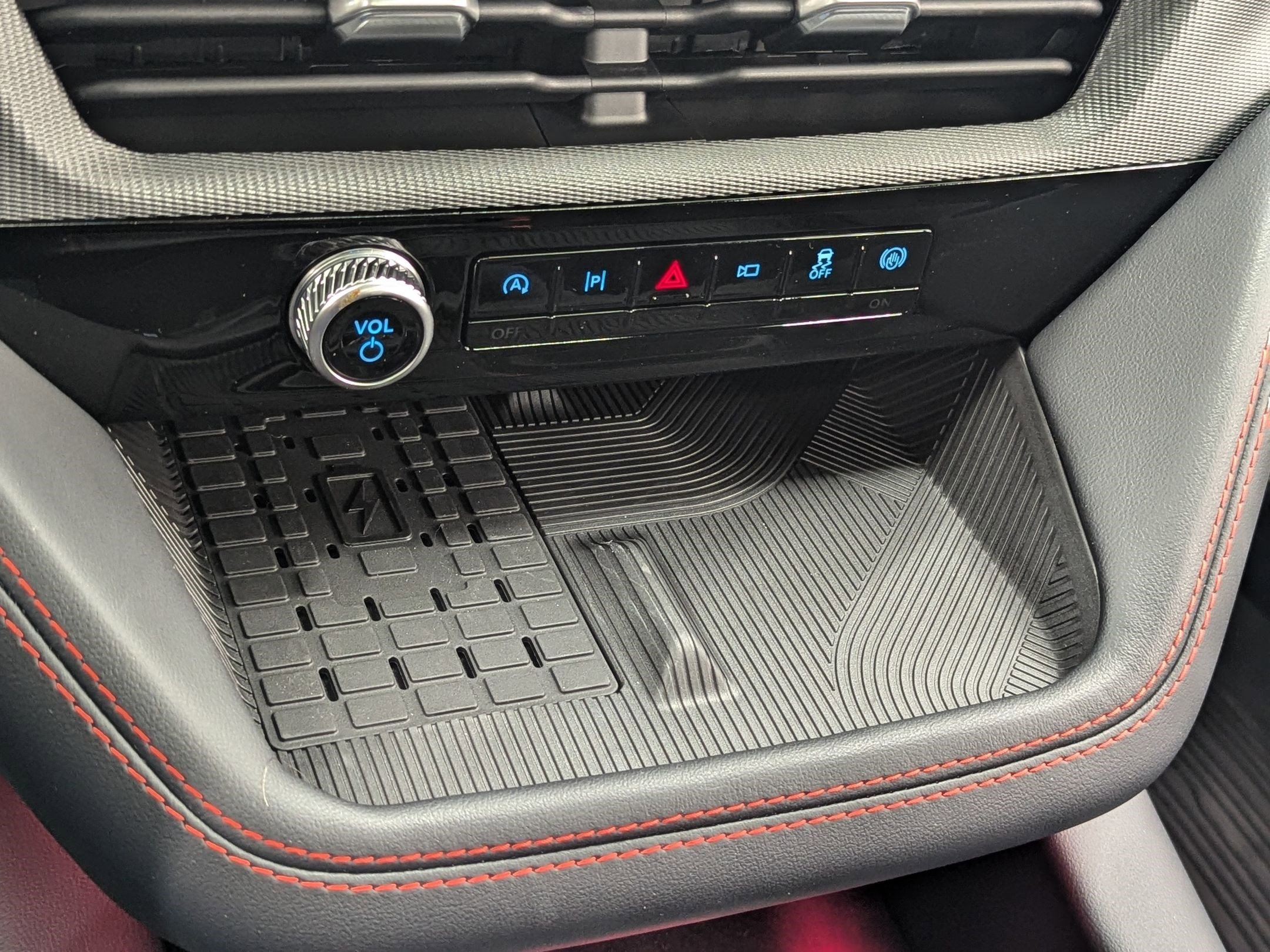2025 Ford Explorer ST photo 25