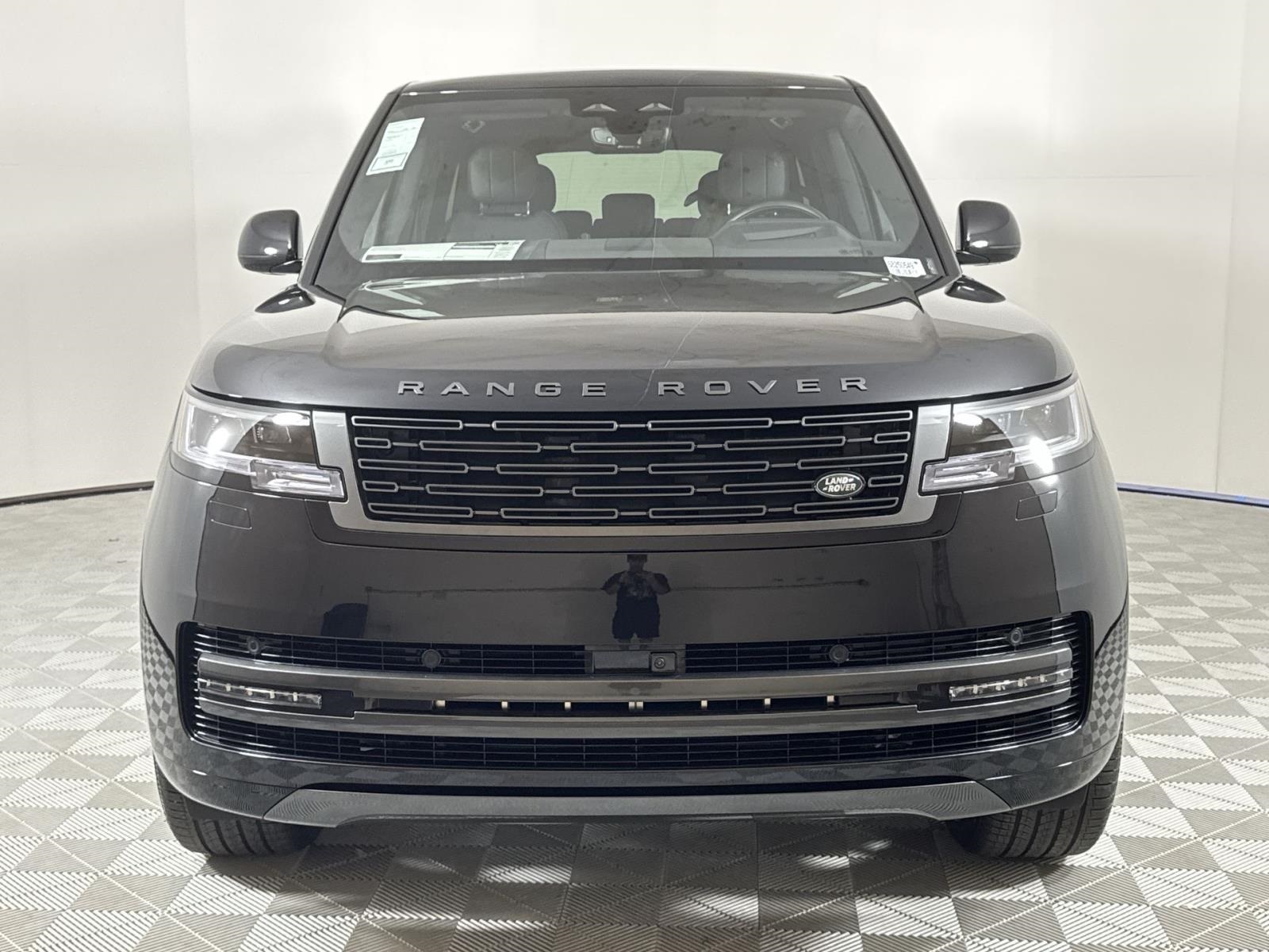 2025 Land Rover Range Rover SE photo 7