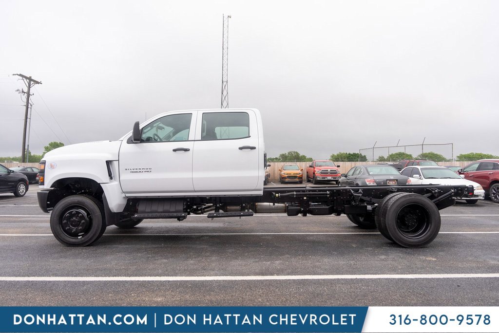 2024 Chevrolet Silverado 4500HD Work Truck photo 2