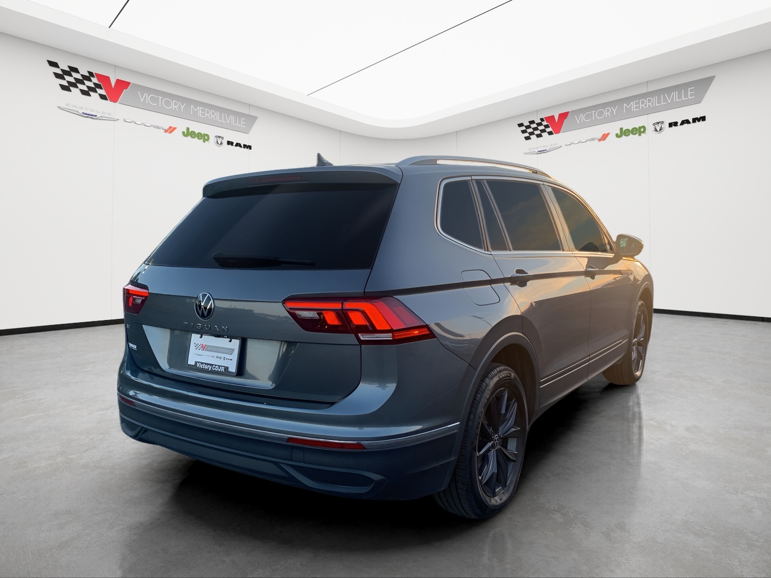 2024 Volkswagen Tiguan SE Wolfsburg Edition photo 5