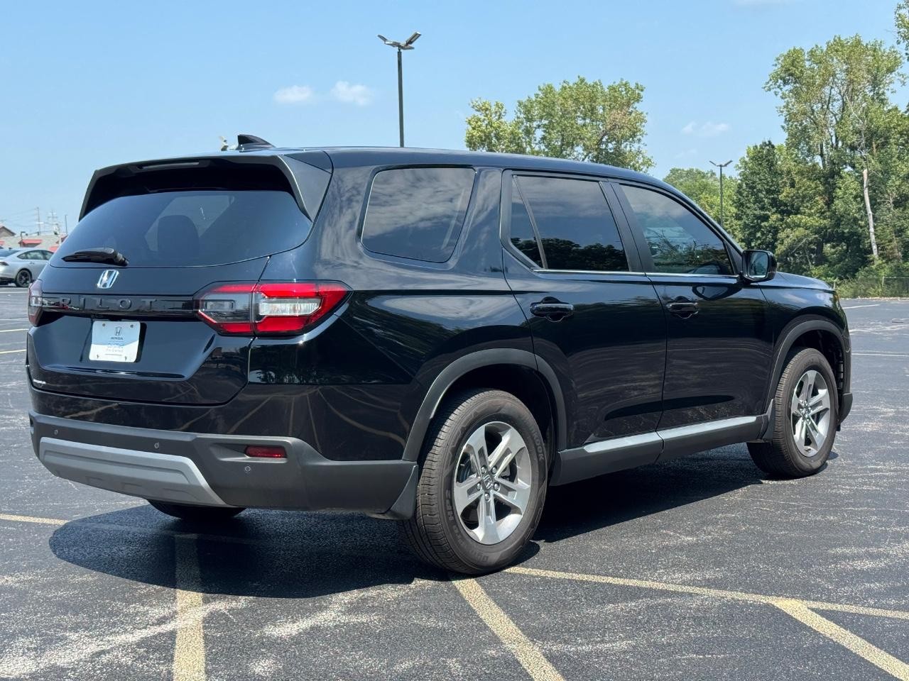 2025 Honda Pilot EX-L photo 3