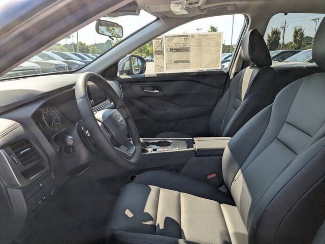 2025 Nissan Rogue SV photo 14