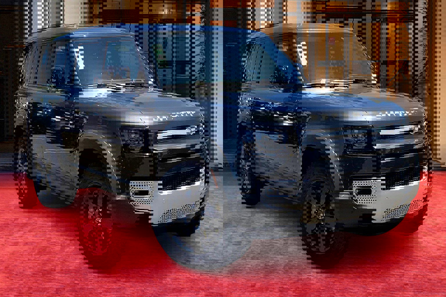 2025 Land Rover Defender 110 S photo 2
