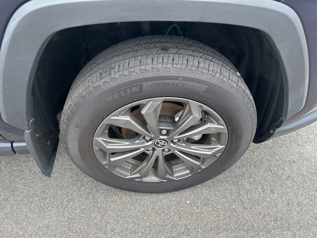 2024 Toyota RAV4 Hybrid XLE Premium photo 4