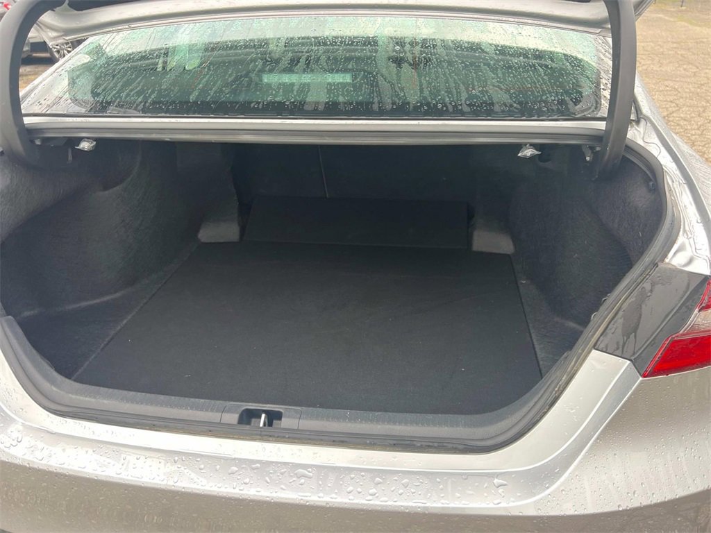 2023 Toyota Camry LE photo 10