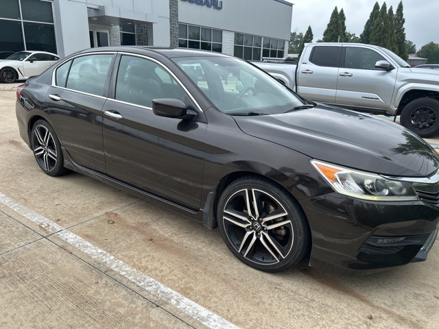 2017 Honda Accord Sport photo 2