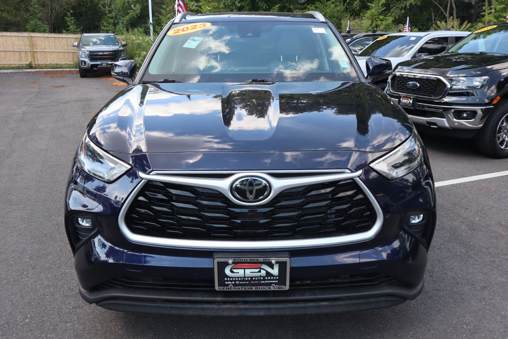 2023 Toyota Highlander XSE photo 3