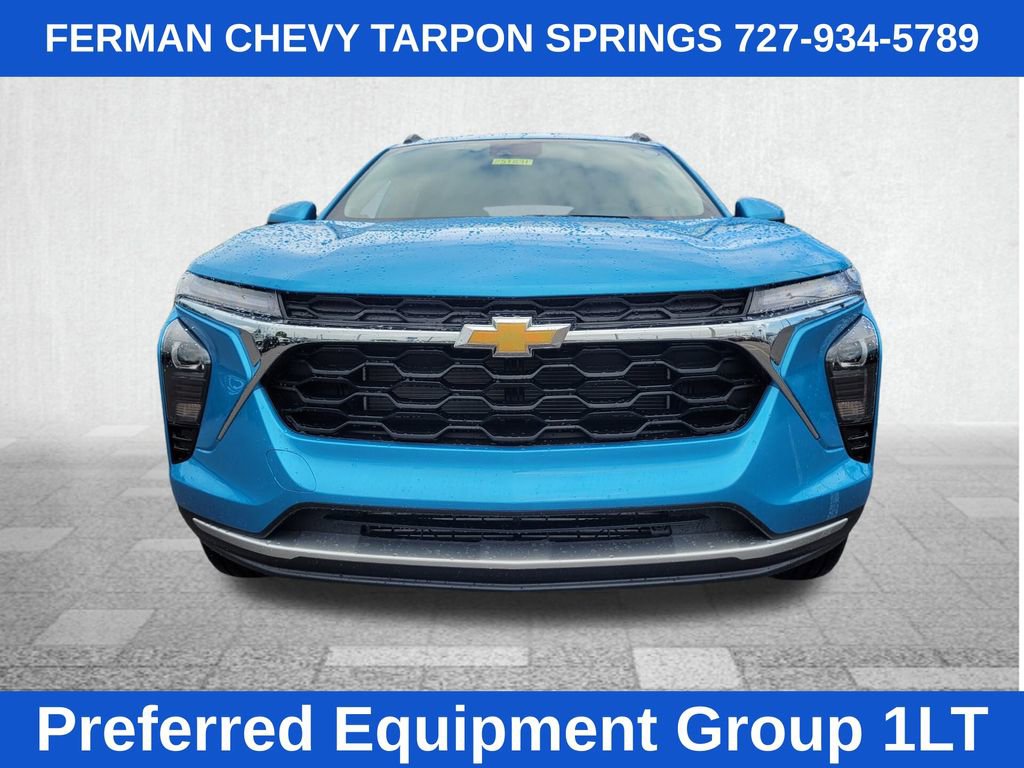 2025 Chevrolet Trax LT photo 2