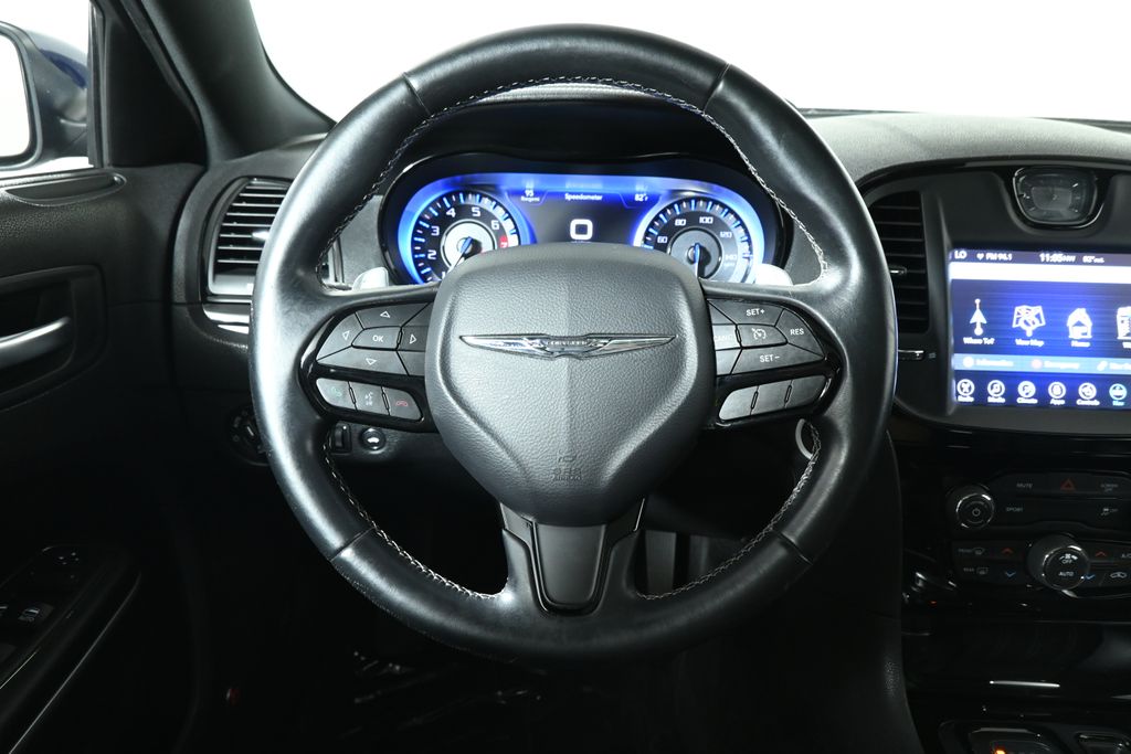 2017 Chrysler 300 S photo 15