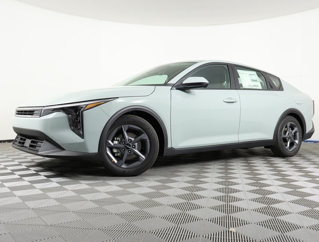 2026 Kia K4 LXS's photo