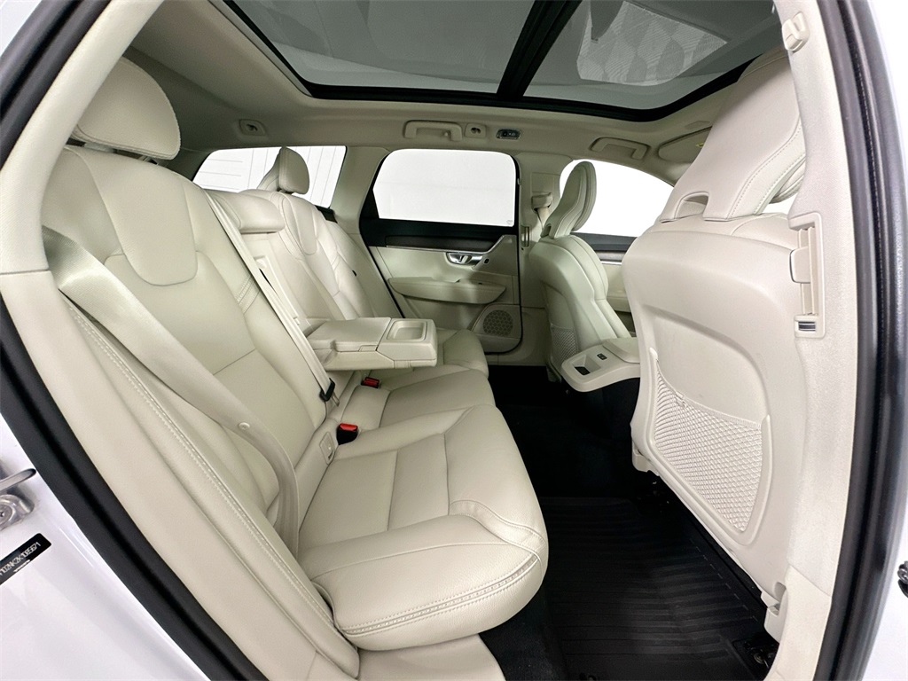 2019 Volvo V90 Cross Country T5 AWD photo 25