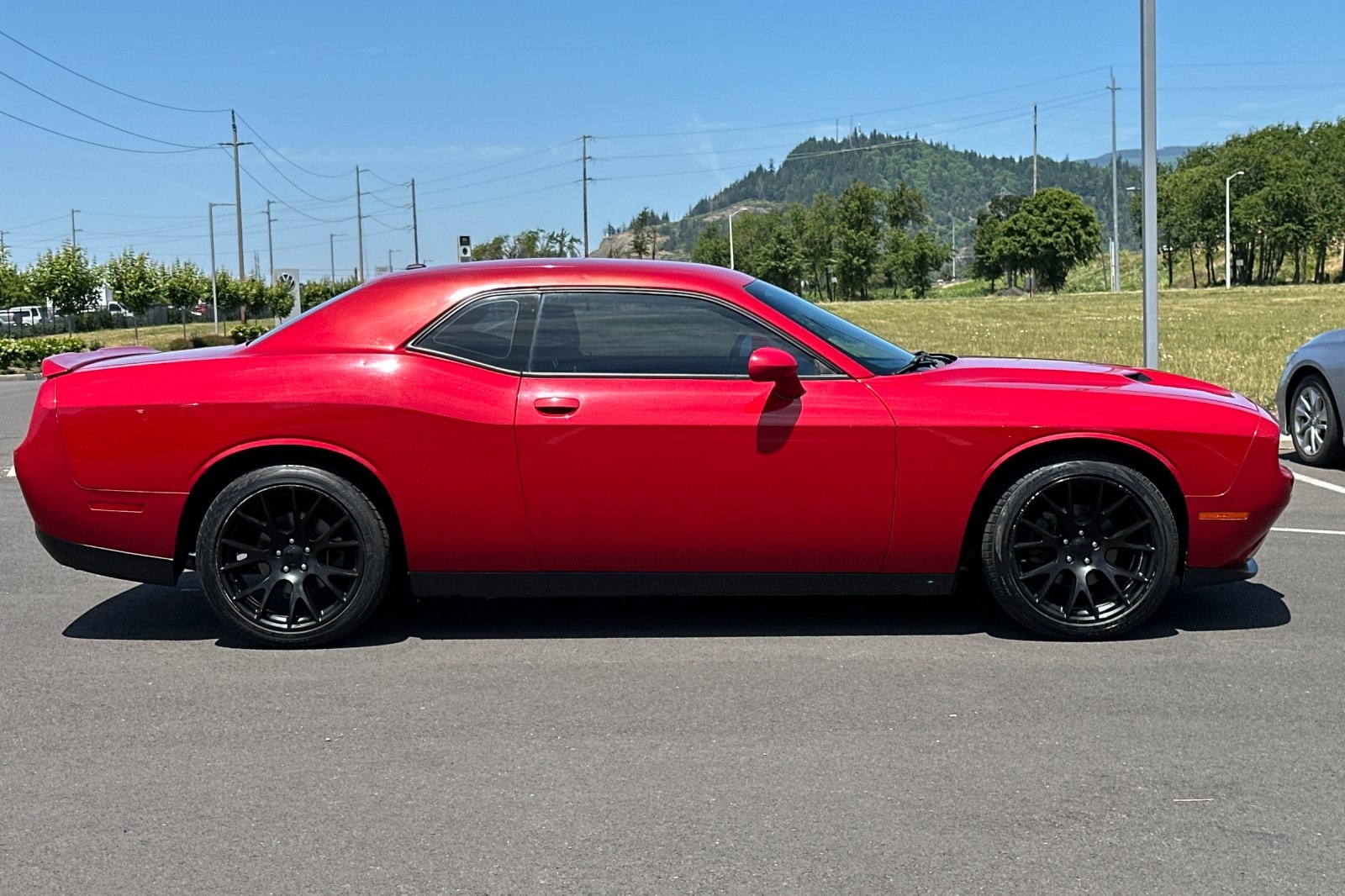 2016 Dodge Challenger SXT photo 2