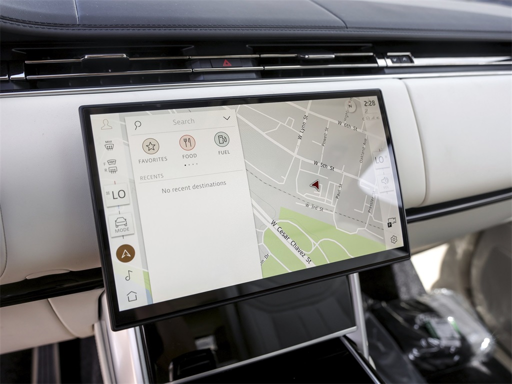 2025 Land Rover Range Rover SE photo 17
