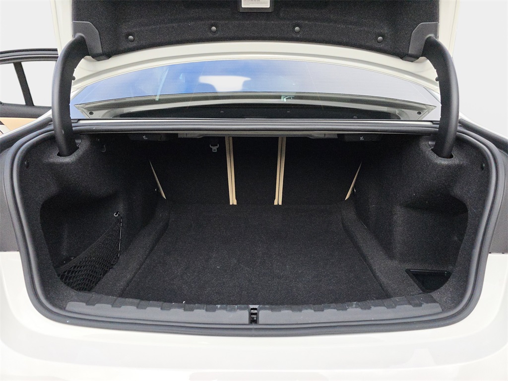 2023 Bmw 330i Sedan photo 12