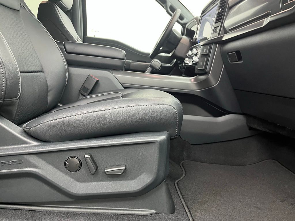 2025 Ford F-150 Lariat photo 26