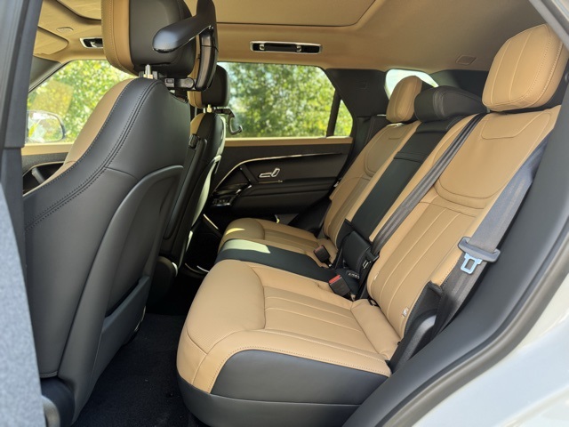 2025 Land Rover Range Rover Sport SE photo 15