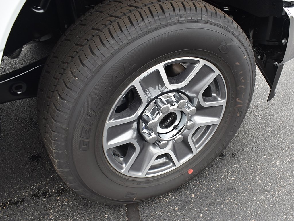 2025 Ford F-350 XLT photo 9
