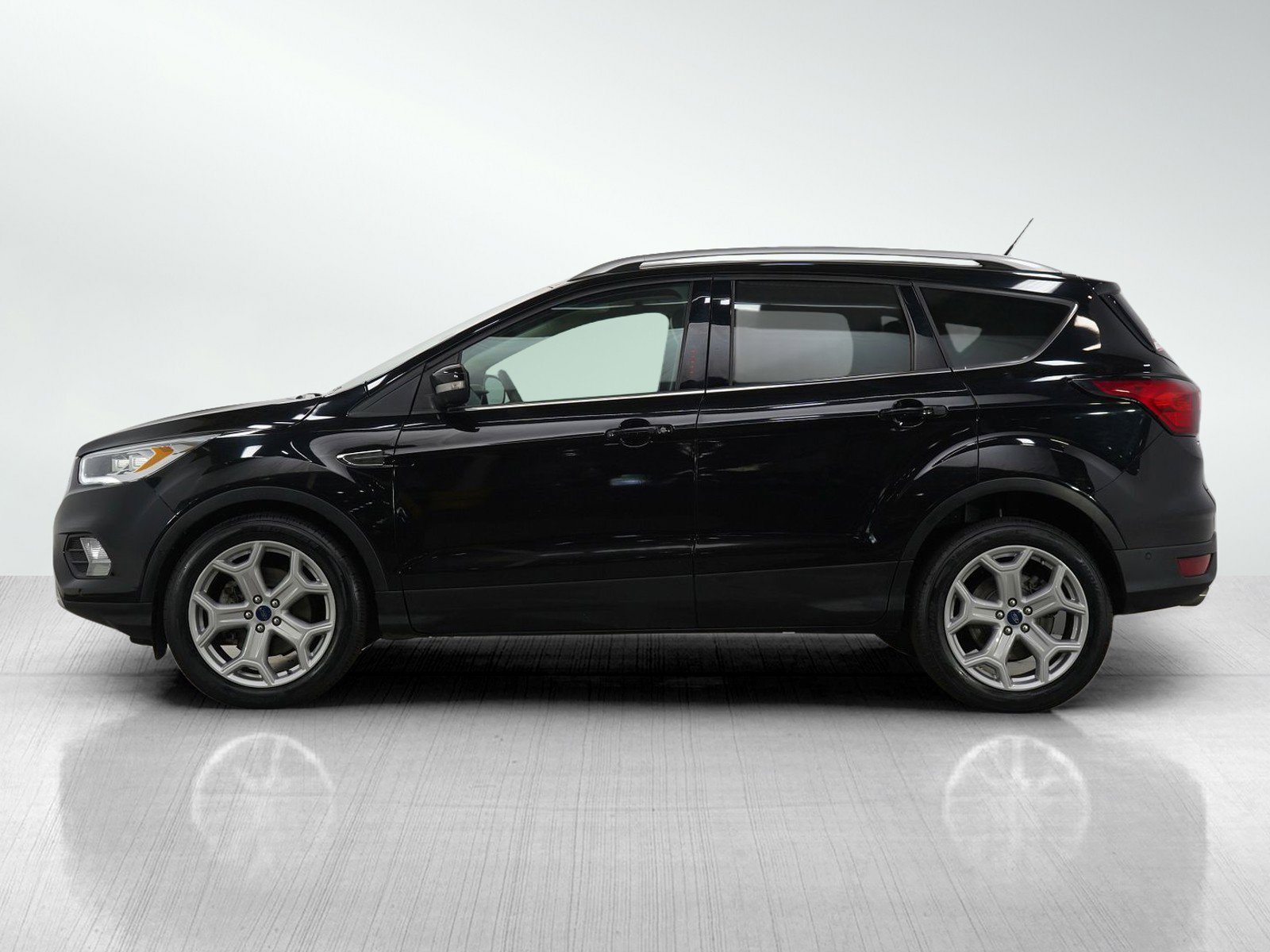 Used 2019 Ford Escape Titanium with VIN 1FMCU0J94KUC46586 for sale in Minneapolis, Minnesota