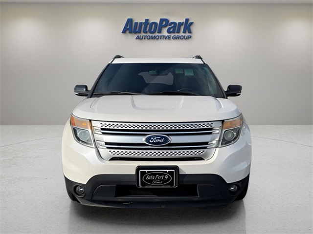 2015 Ford Explorer XLT photo 2