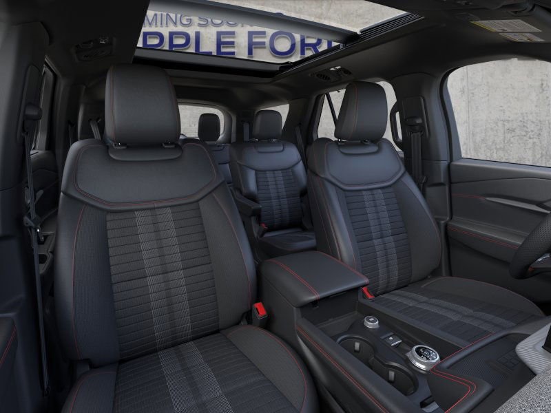 2025 Ford Explorer ST-Line photo 8