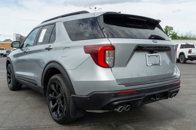 2022 Ford Explorer ST photo 3