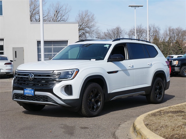 2025 Volkswagen Atlas Peak Edition SE photo 4