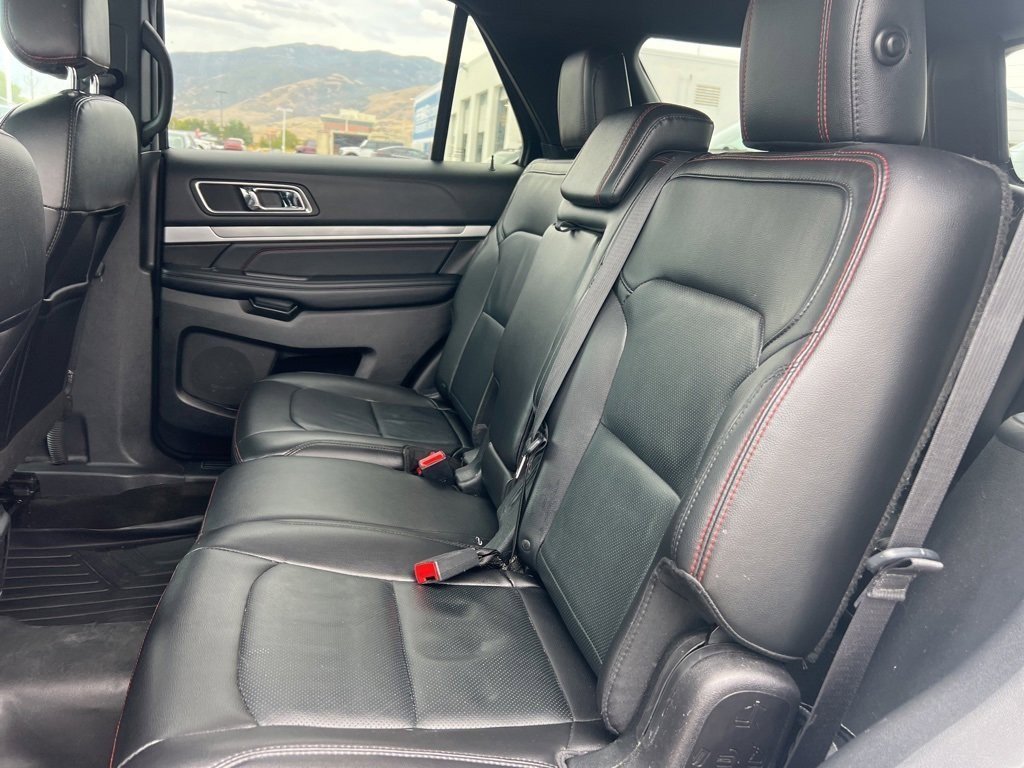 2017 Ford Explorer Sport photo 16