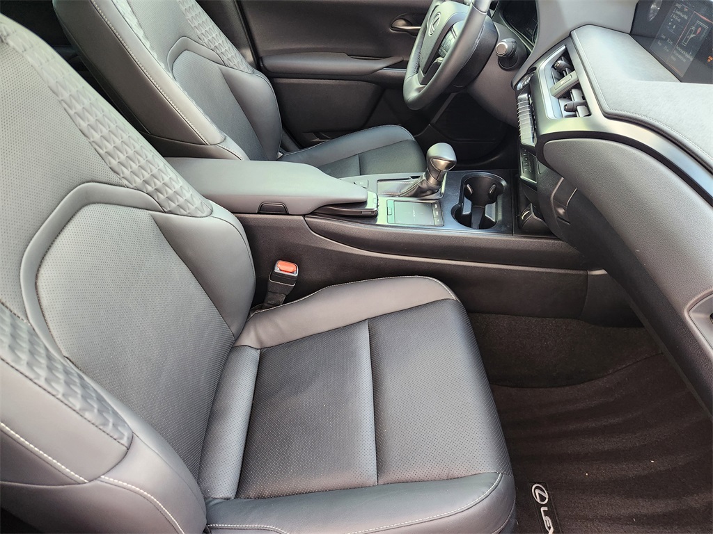 2020 Lexus UX 200 Premium photo 12