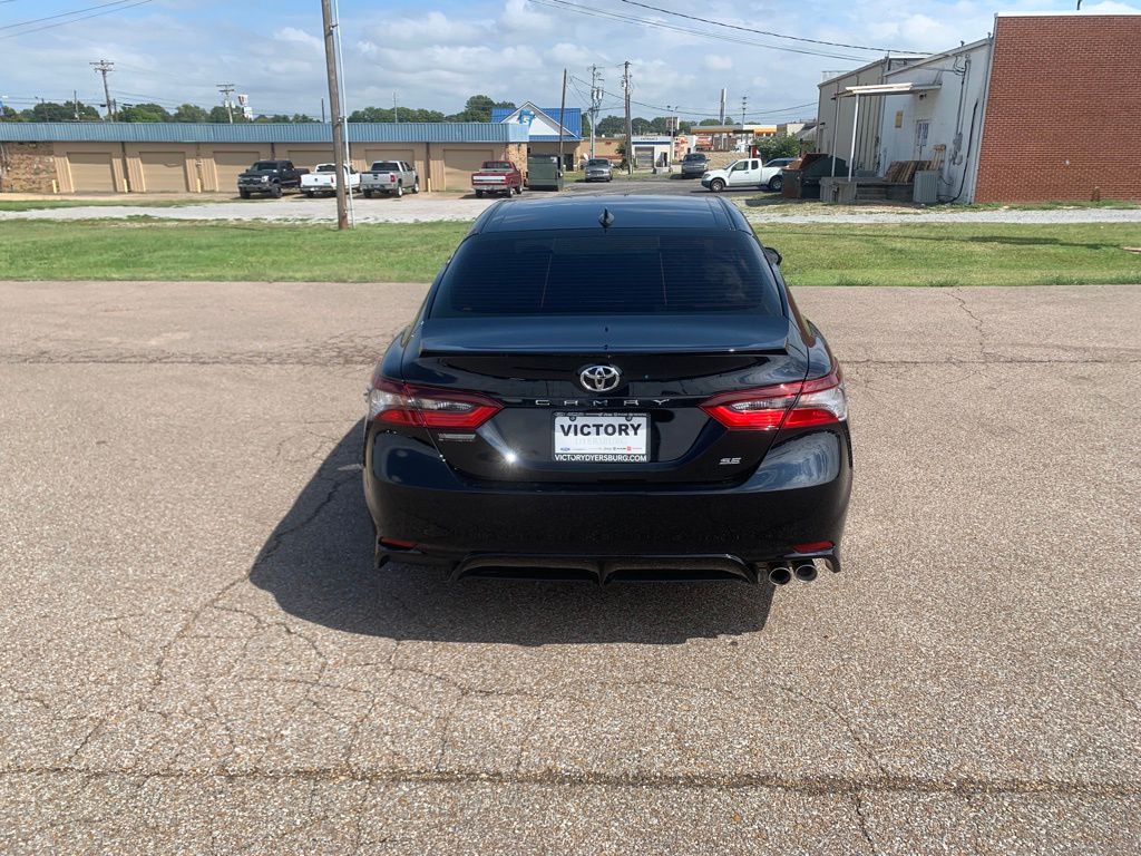 2023 Toyota Camry SE photo 4