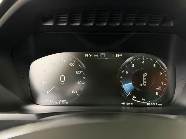 2016 Volvo XC90 T6 Momentum photo 23