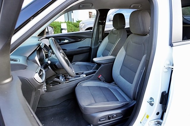 Used 2022 White Chevrolet LT image 14