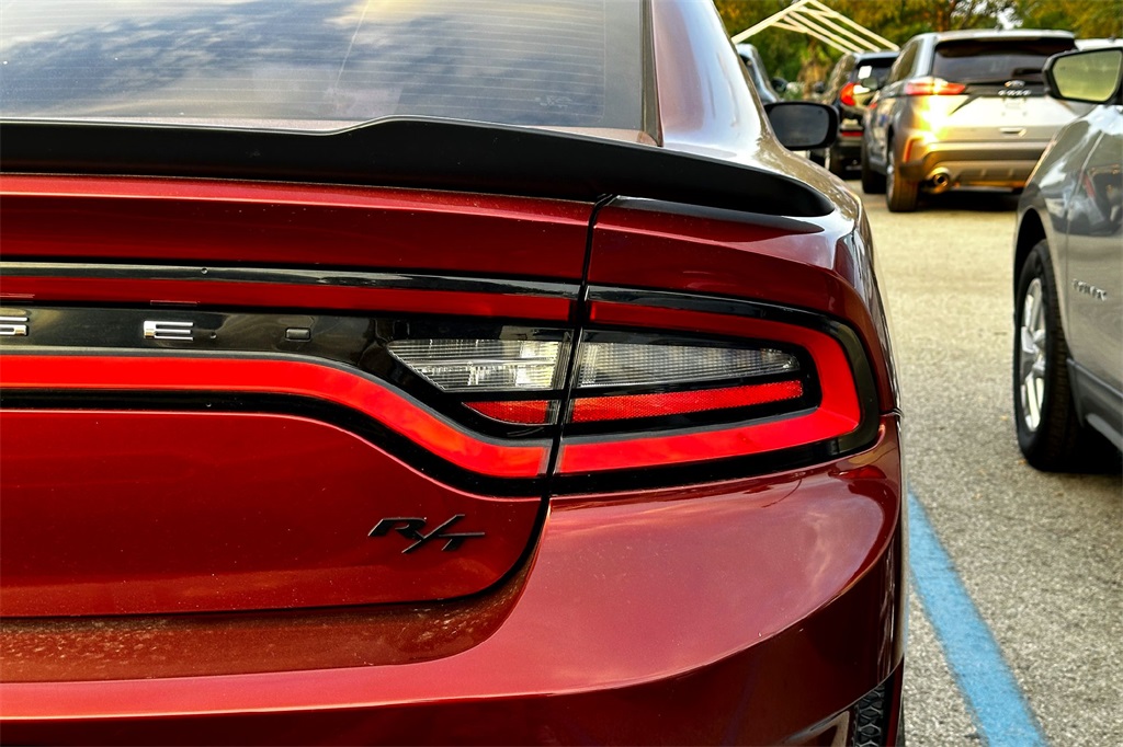 2019 Dodge Charger R/T photo 9
