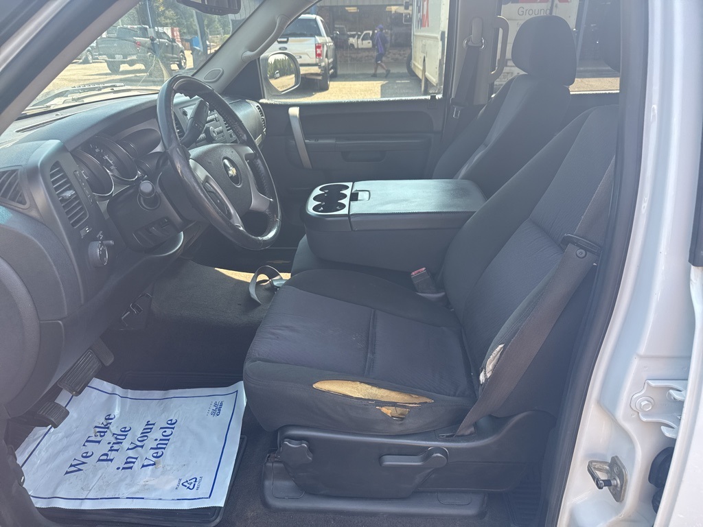 2010 Chevrolet Silverado 1500 LT photo 2