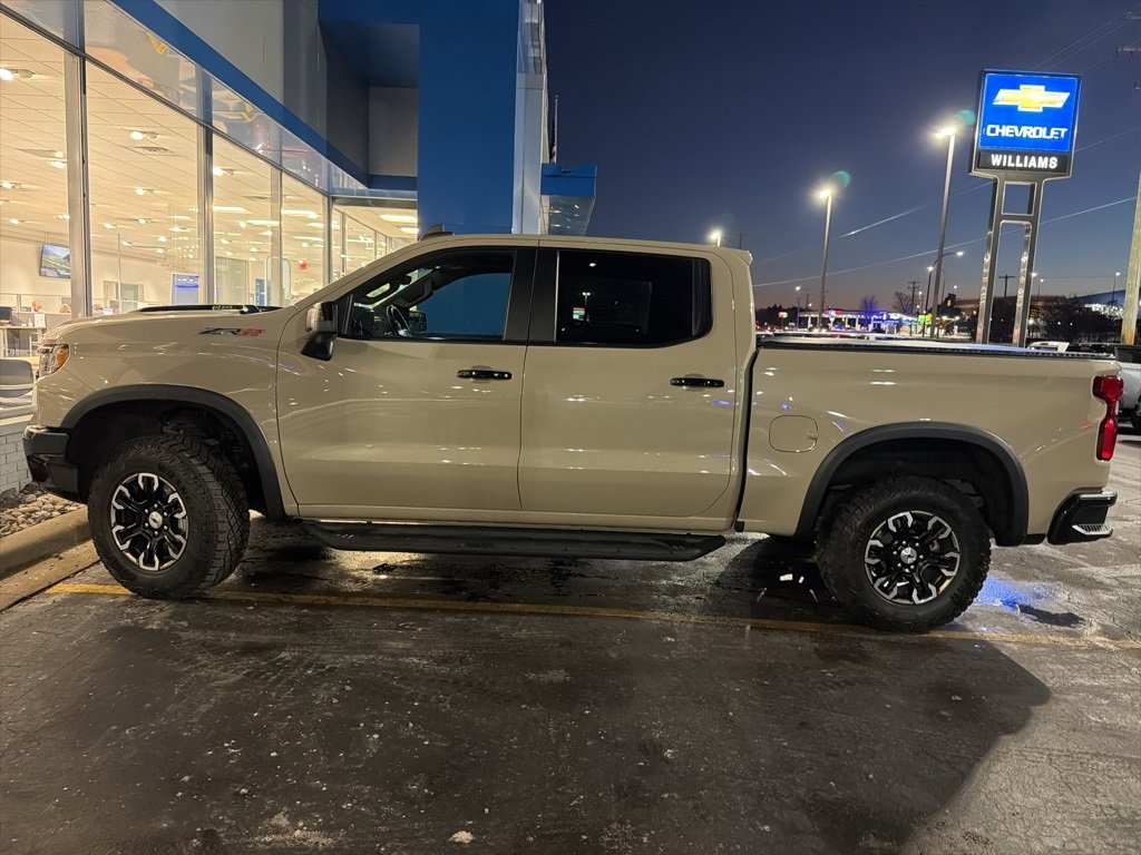 2023 Chevrolet Silverado 1500 ZR2's photo