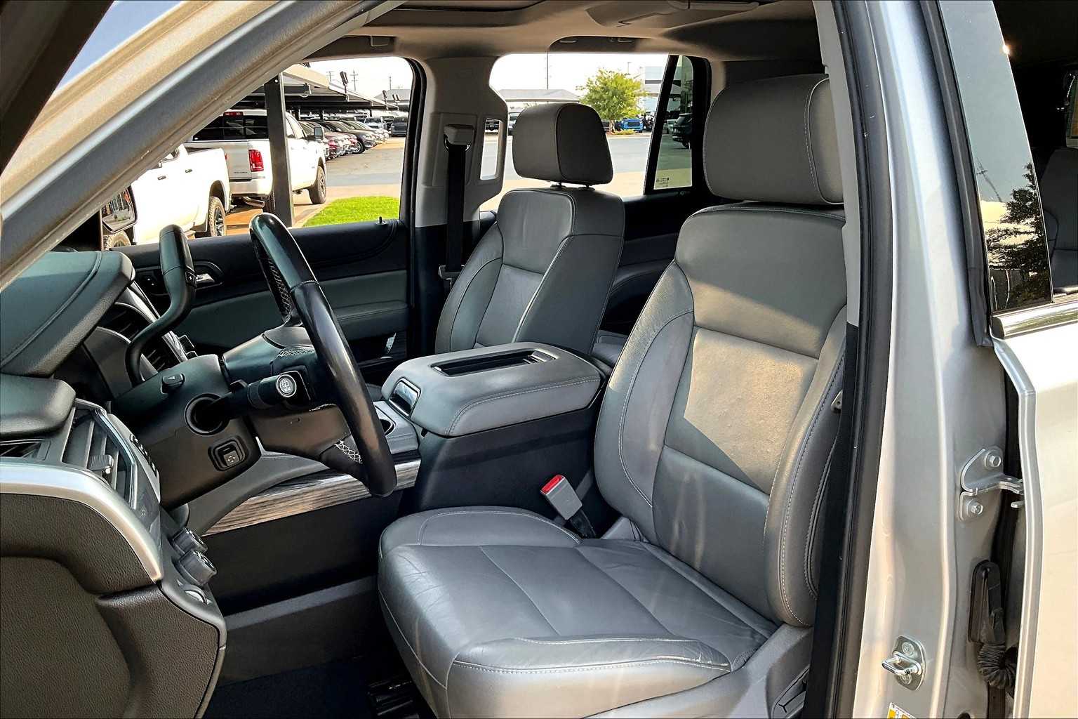 2020 Chevrolet Tahoe LT photo 7