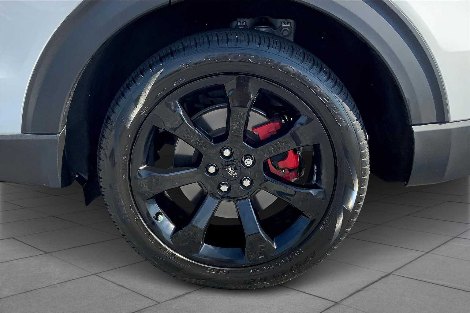 2023 Ford Explorer ST photo 9