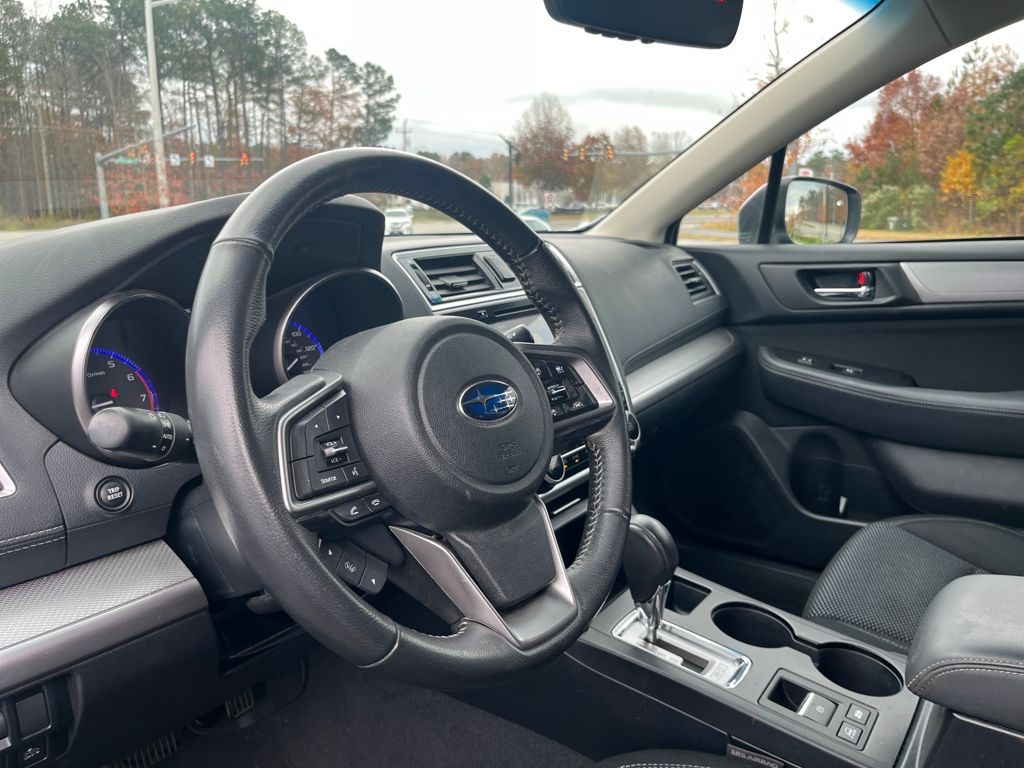 2019 Subaru Outback 2.5i Premium photo 3