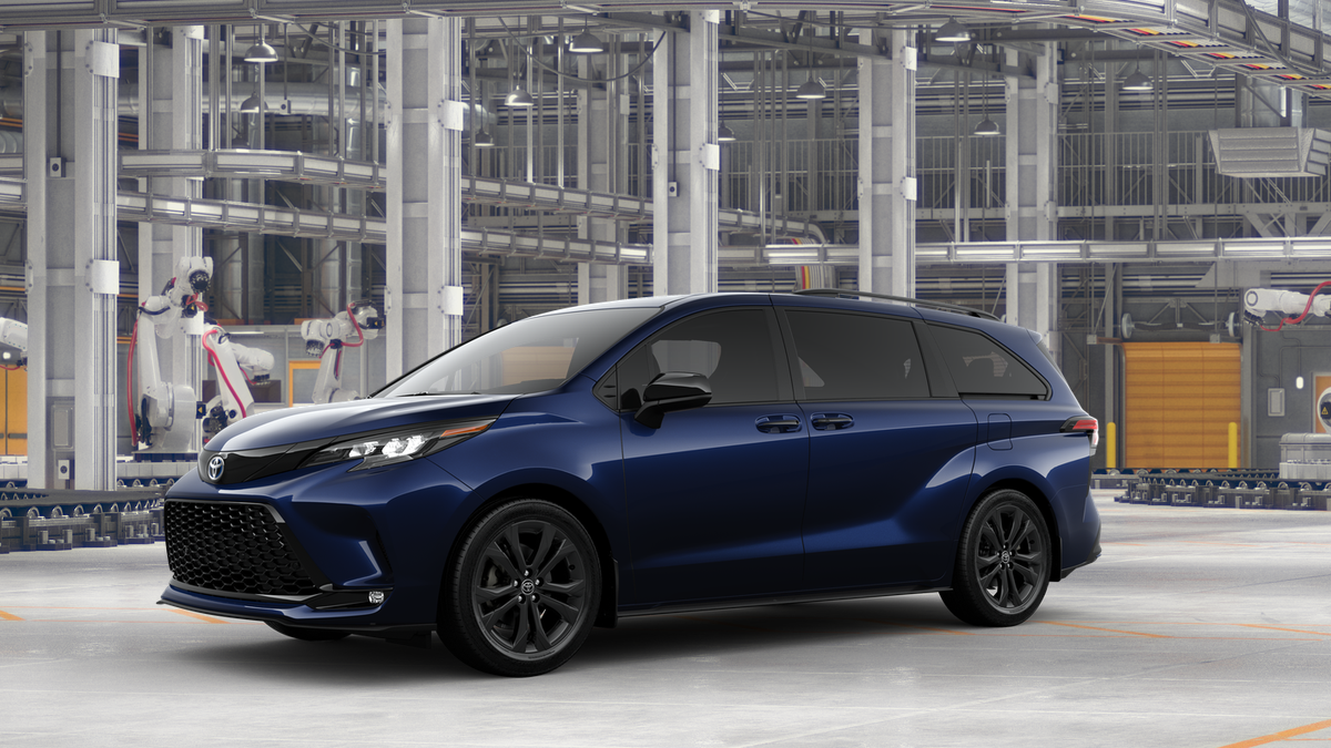 2025 Toyota Sienna XSE photo 2