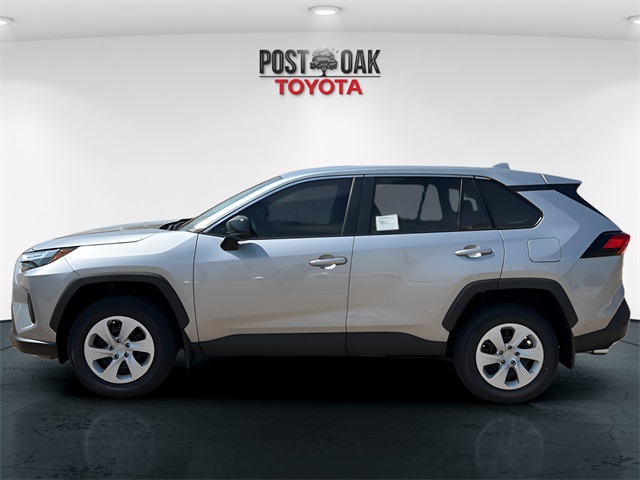 2025 Toyota RAV4 LE photo 5