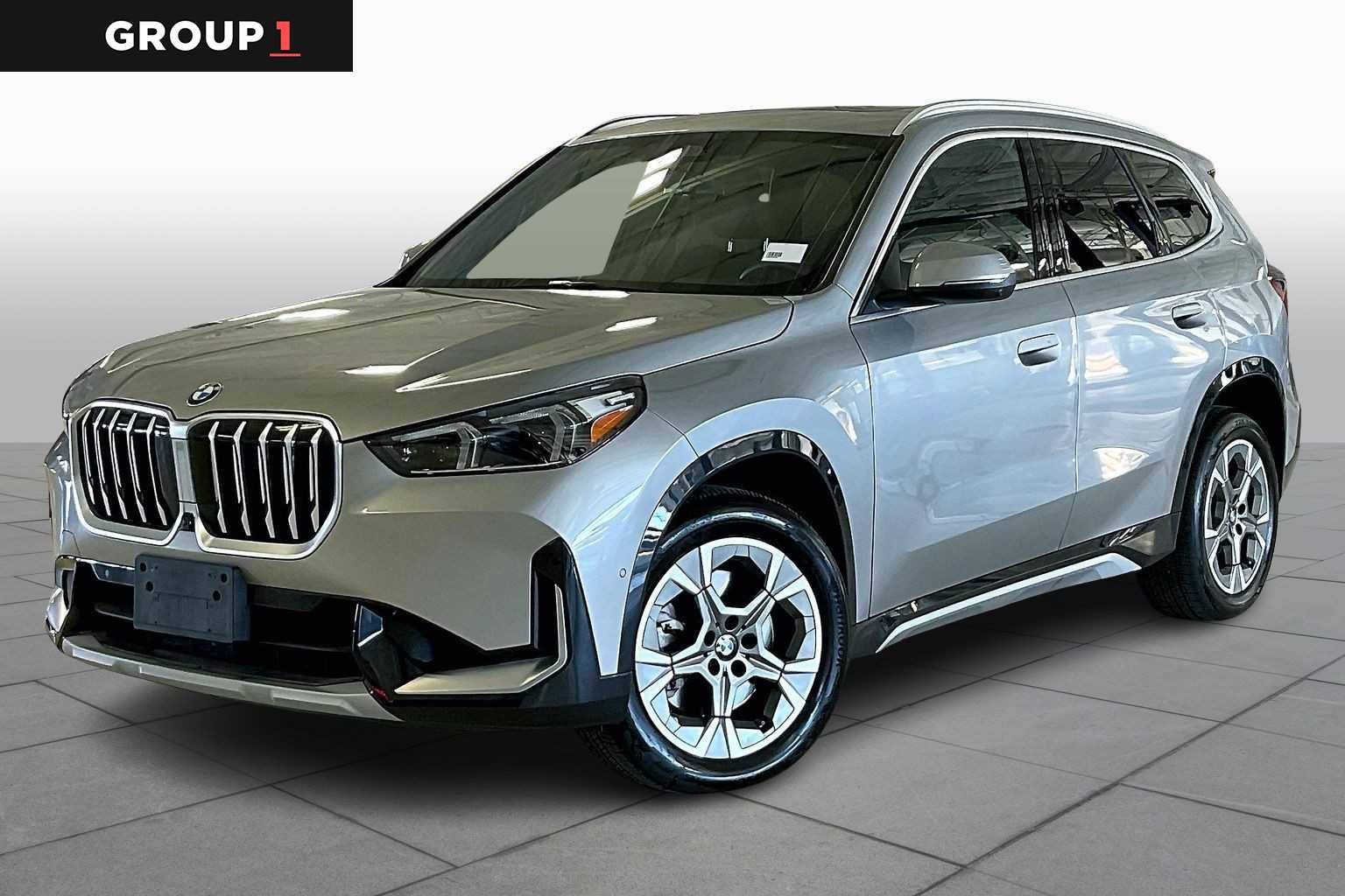 2025 BMW X1 28i's photo