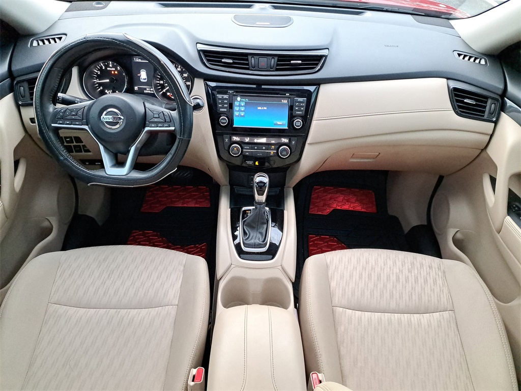 2017 Nissan Rogue SV photo 15