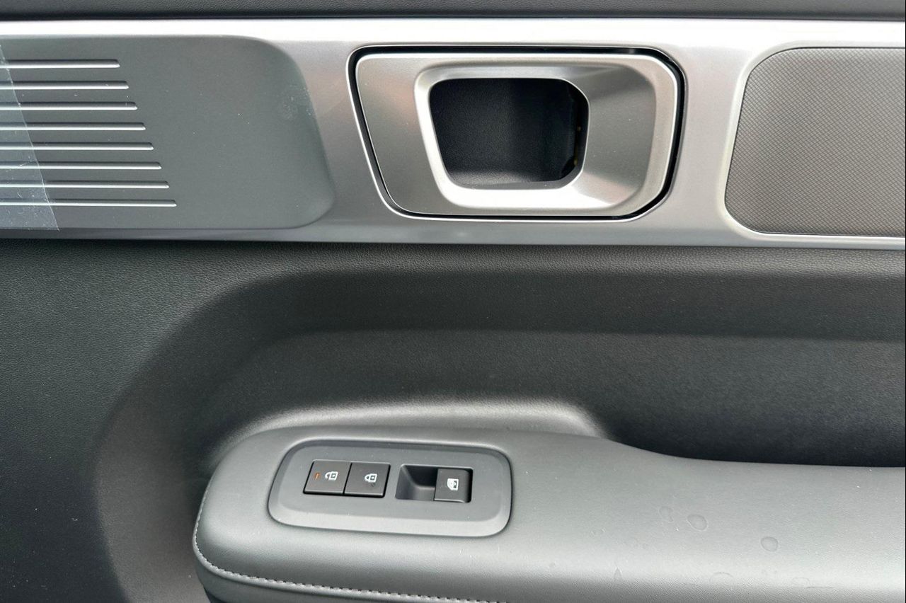 2025 Hyundai Santa Fe SEL photo 19
