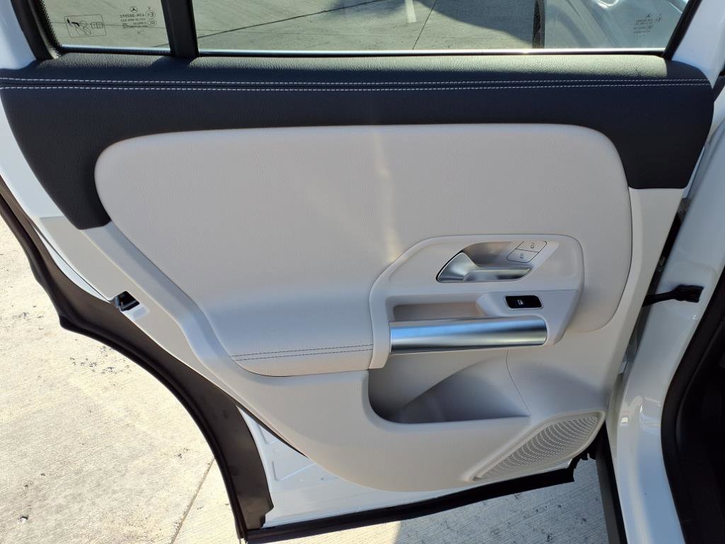 2026 Mercedes Benz GLA 250 photo 16