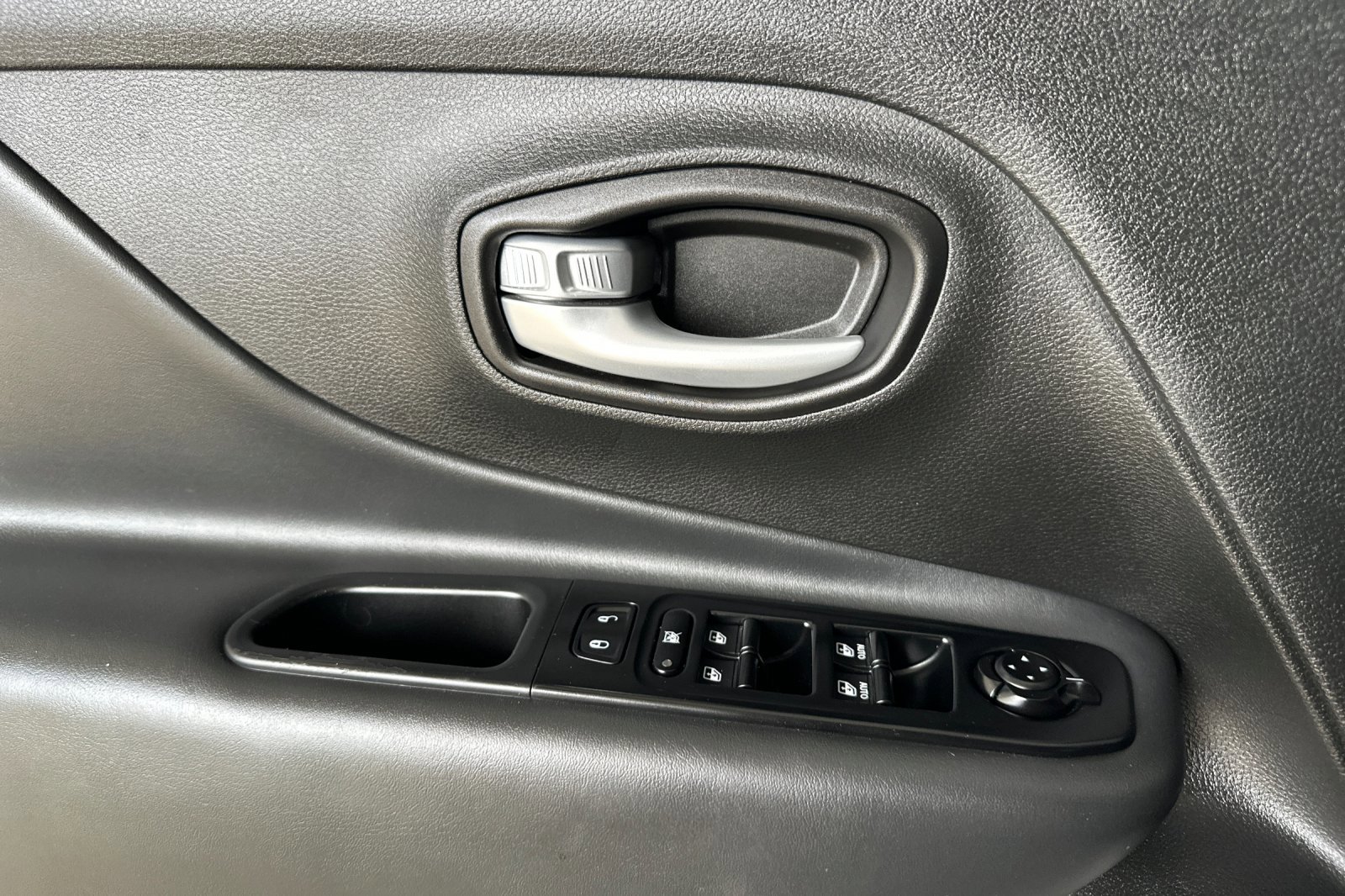 2023 Jeep Renegade Latitude Upland photo 11