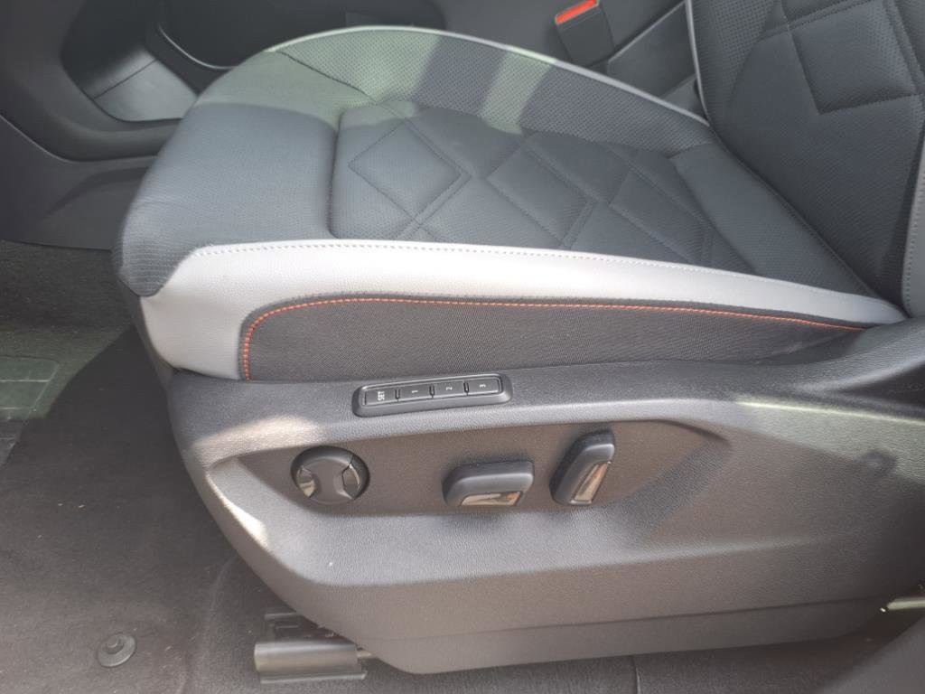 2024 Volkswagen Atlas Peak Edition SEL photo 4