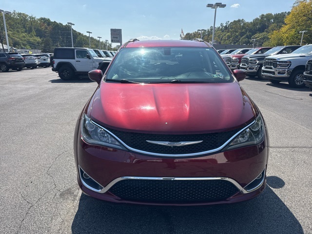 2017 Chrysler Pacifica Touring L photo 7