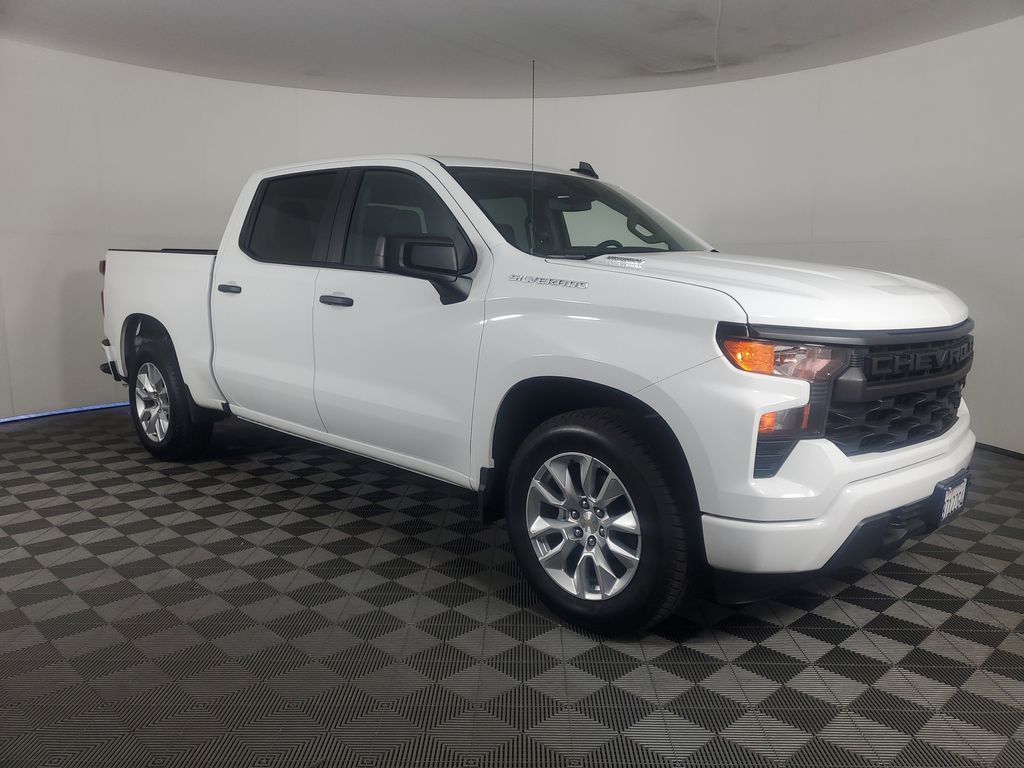 2025 Chevrolet Silverado 1500 Custom photo 2