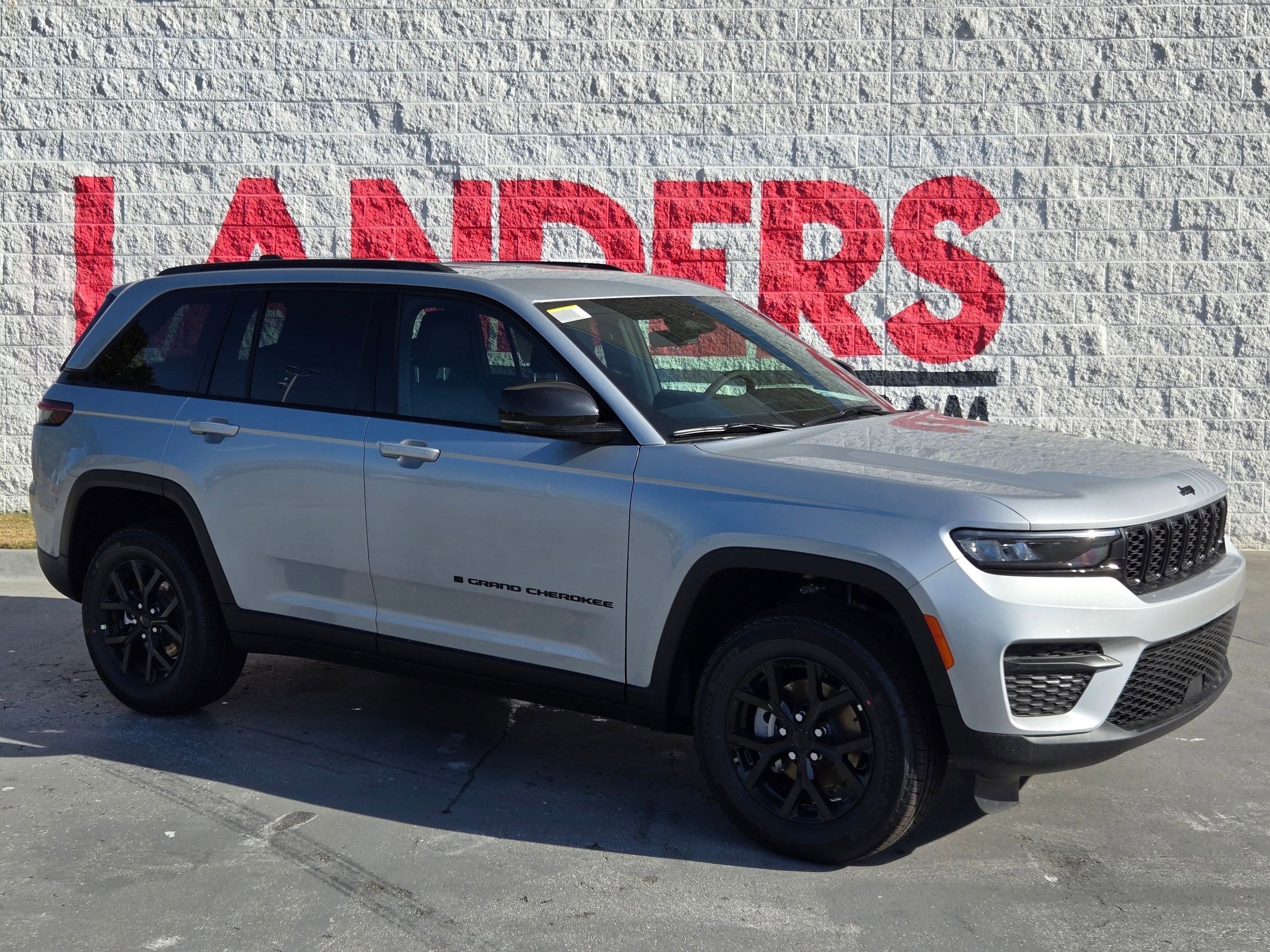 2025 Jeep Grand Cherokee Altitude's photo