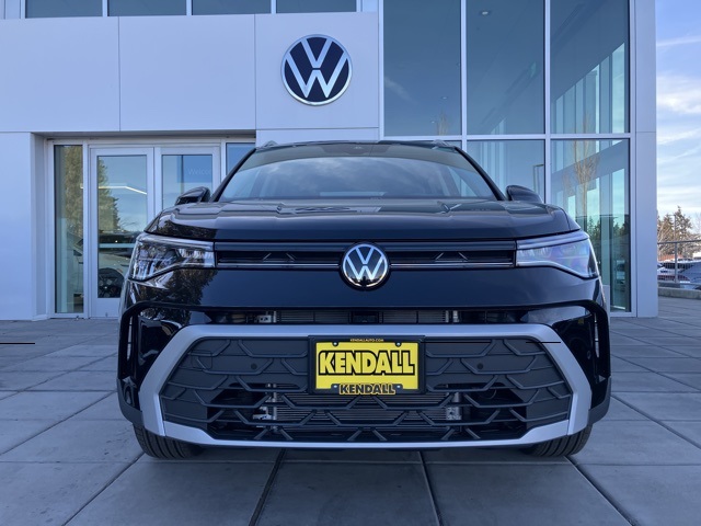 2025 Volkswagen Taos SE photo 2